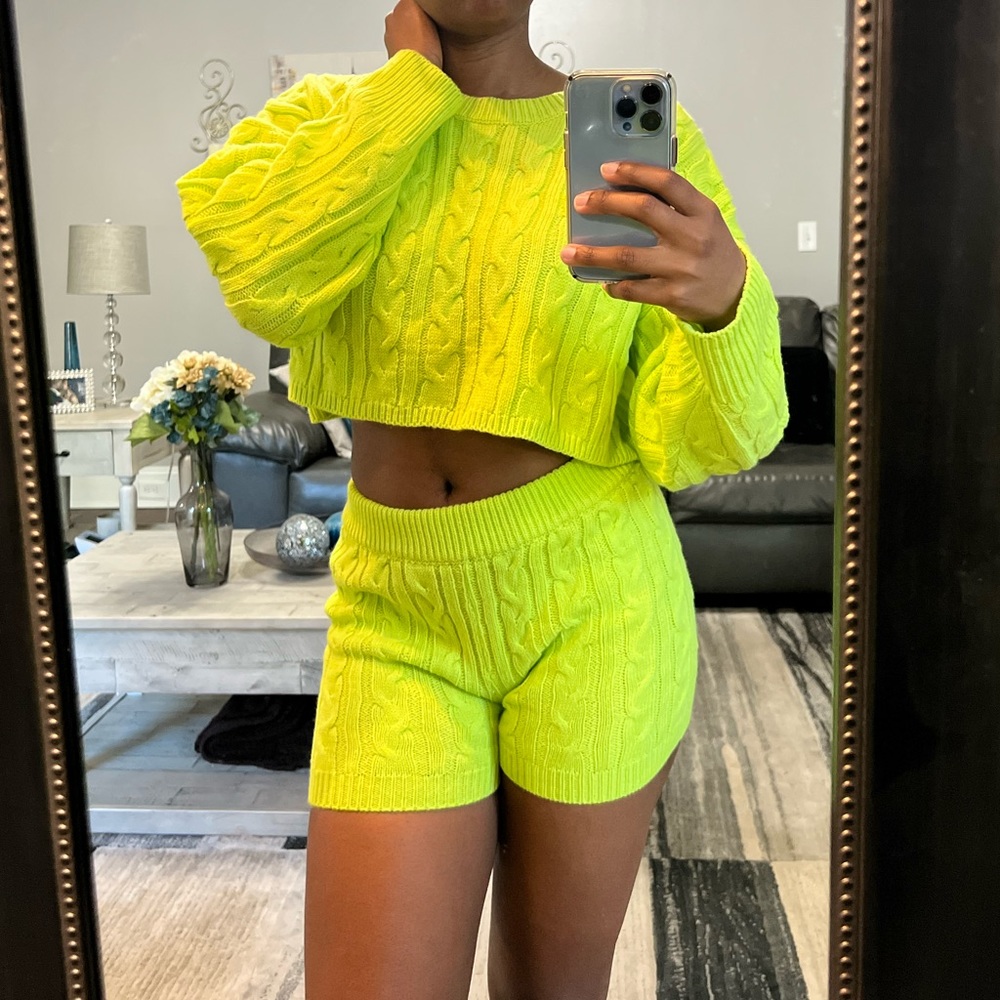 Neon Yellow/Green Two Piece Long Sleeve Sweater Crop Top Shorts Set, Small 4